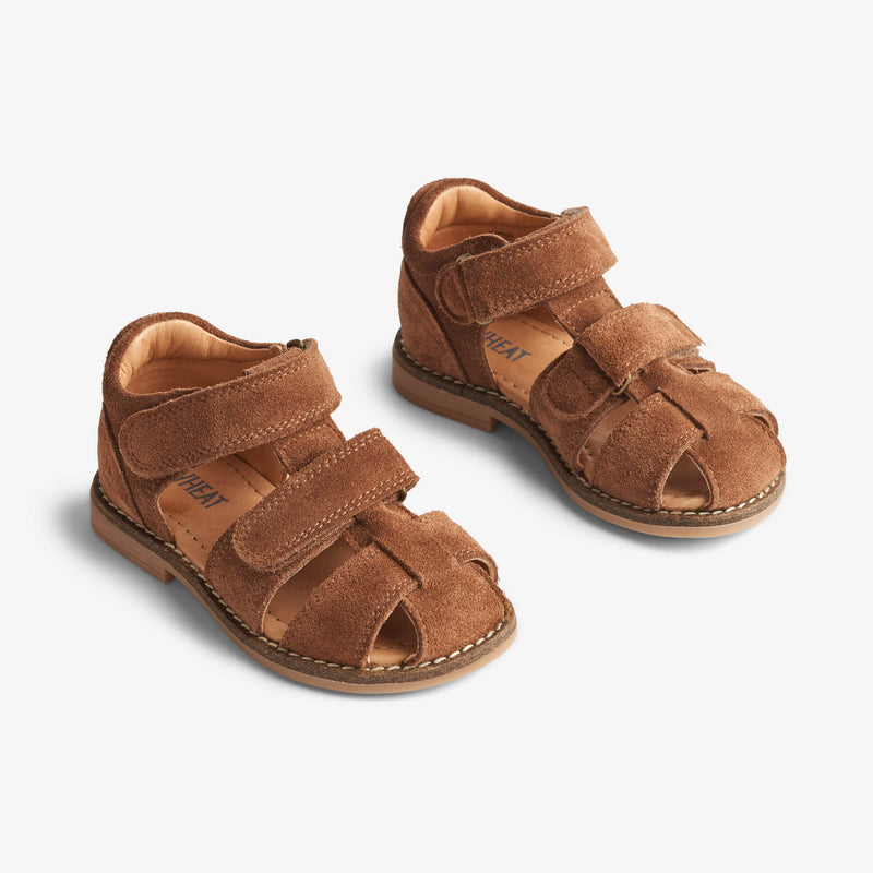 Wheat Footwear Bay Closed Toe Sandals 9002 cognac