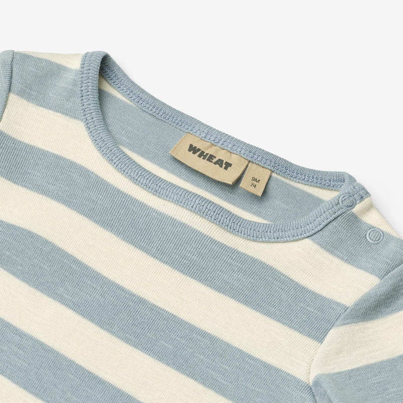Wheat Main Body L/S Freddie Body 9420 calm blue stripe
